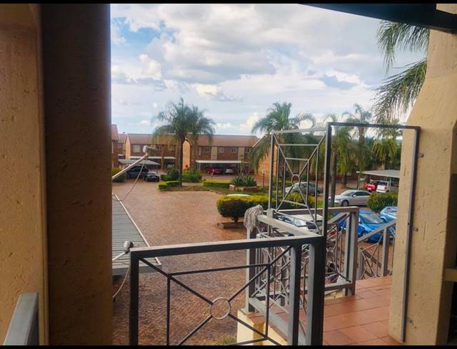 2 BEDROOM APARTMENT FOR SALE IN HIGHVELD